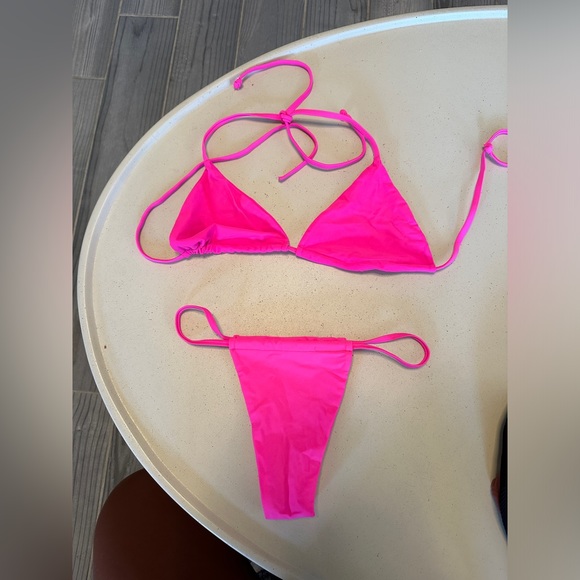 FUSIA BIKINI - Picture 1 of 4
